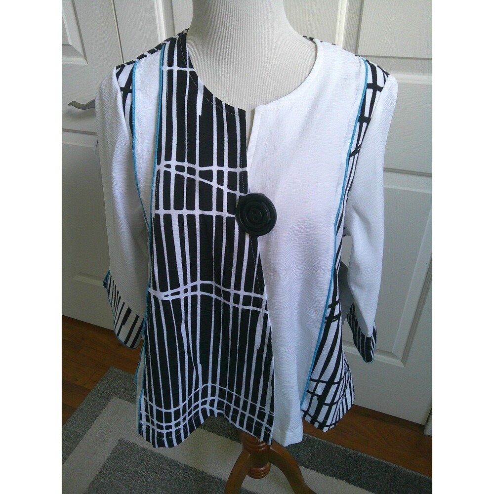 NWT  Multiples Women's Long Sleeves Geometric Top  White Black  Touch of Blue PM